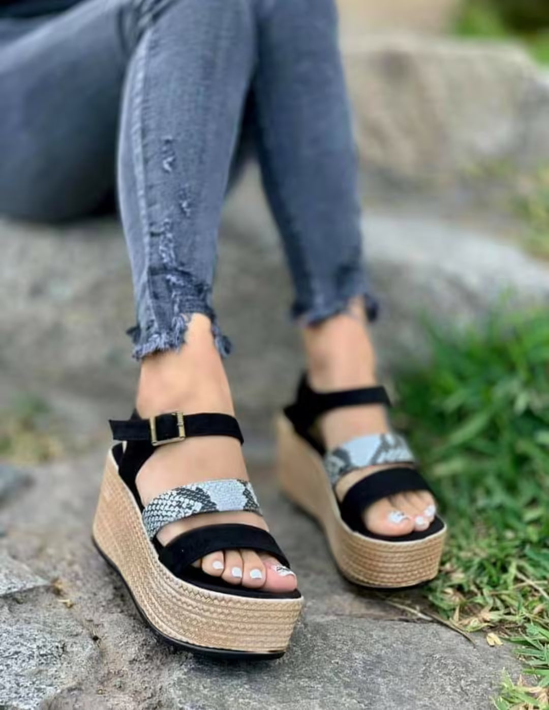 Sandalias gamuza color negro