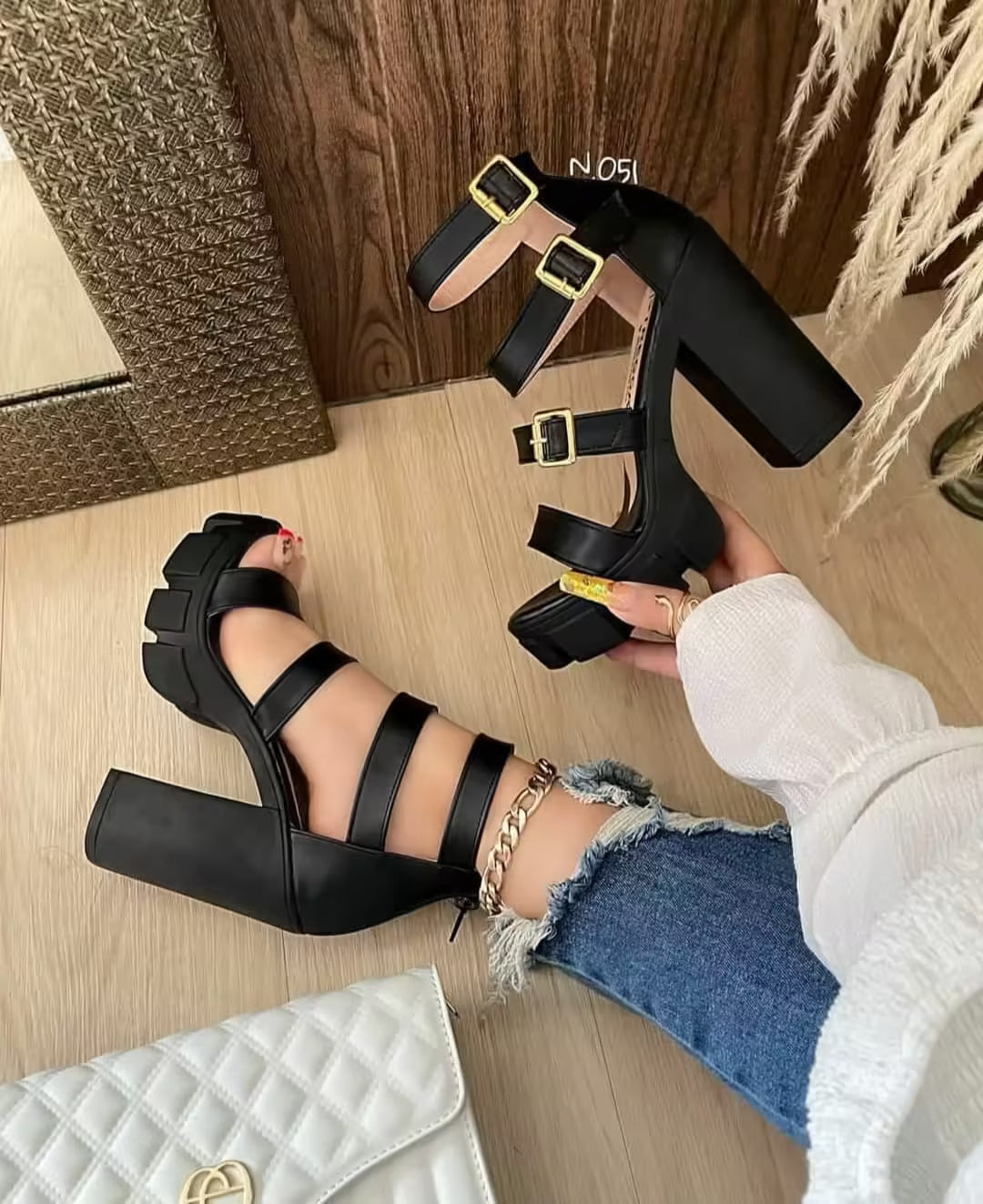 Sandalias eco-cuero peruano negro