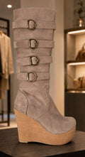 Botas Beige con Correas
