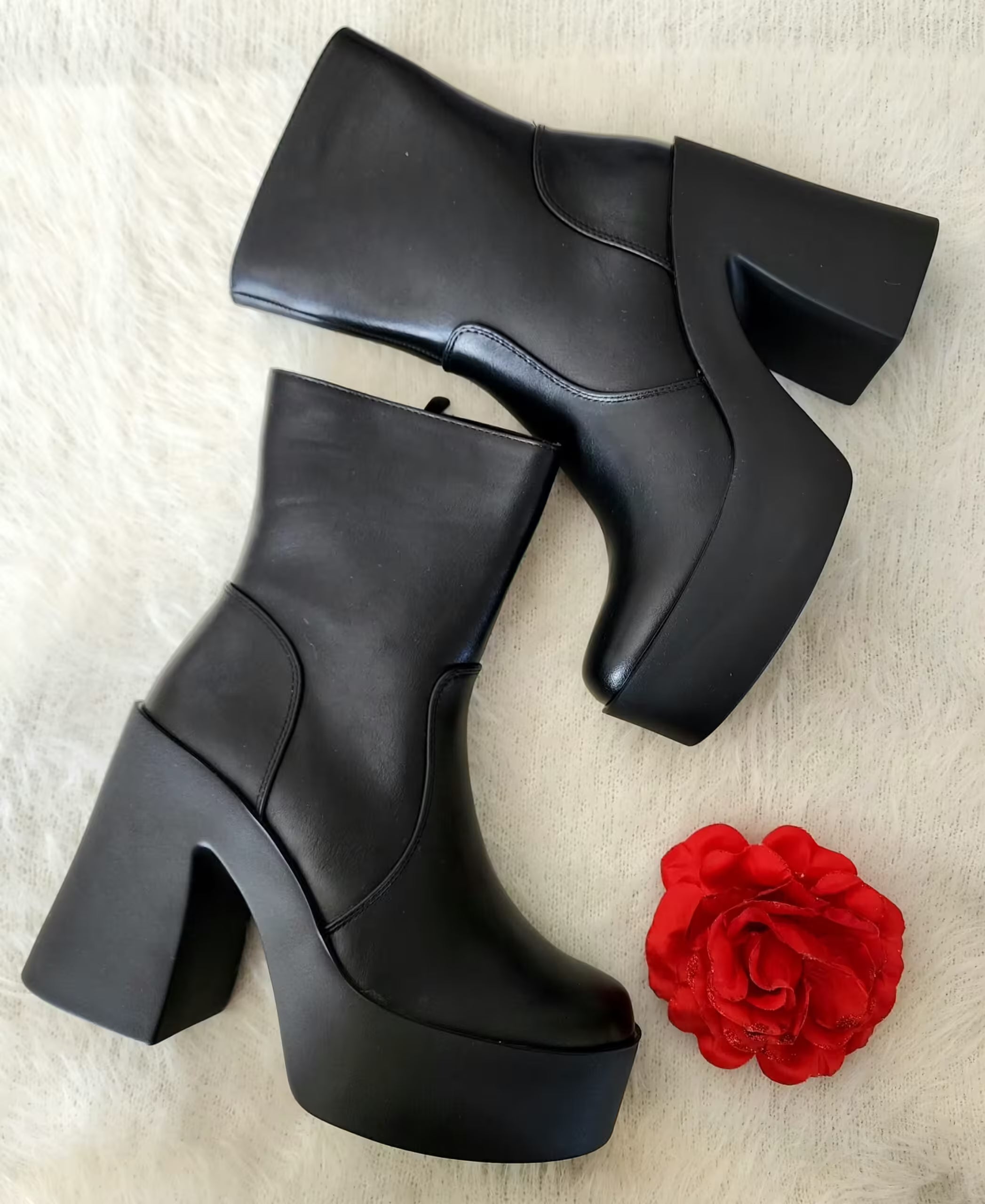 Botines eco-cuero negro